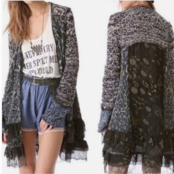 Free People RARE Boho Caspia Raw Hem Ruffle Sweater Cardigan Size Small - Picture 1 of 7
